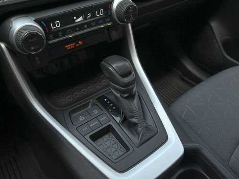 Used 2021 Toyota RAV4 XLE FWD image 12