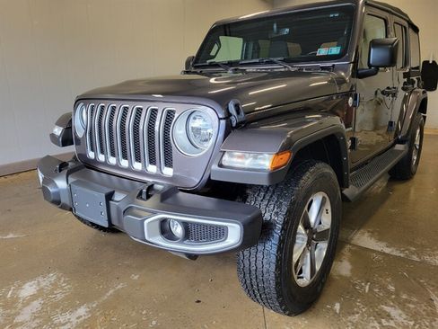 Used 2022 Jeep Wrangler Unlimited Sahara w/ Cold Weather Group AWD/4WD image 2