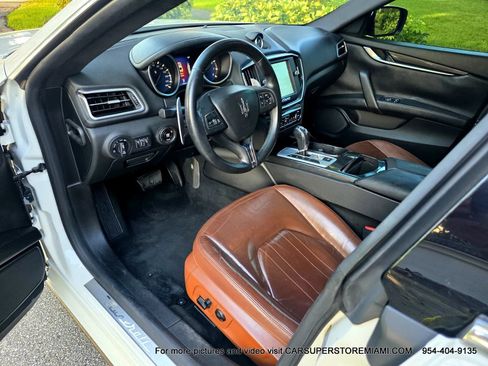Used 2016 Maserati Ghibli RWD image 2