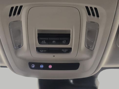 Used 2023 Buick Envision Essence w/ Sport Touring Package AWD/4WD image 19