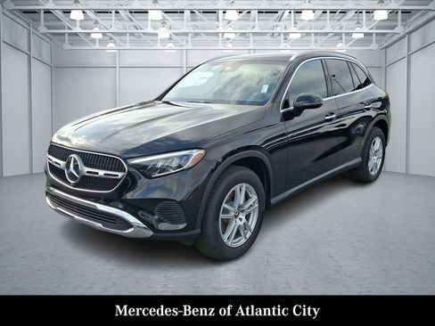Used 2026 Mercedes-Benz GLC 300 4MATIC image 2