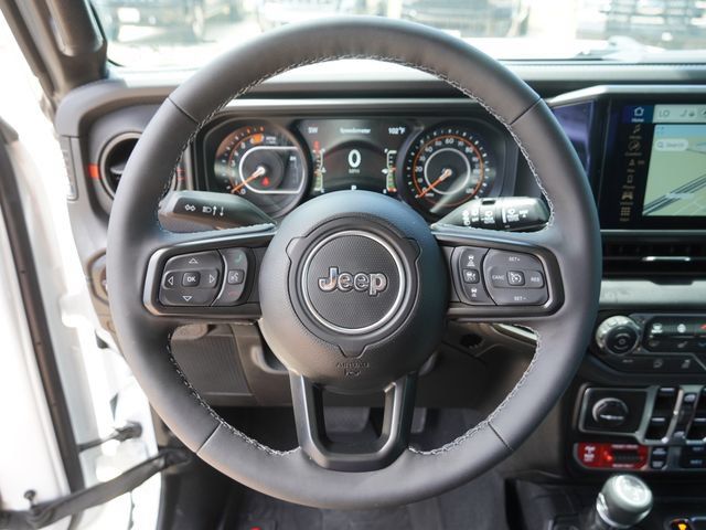 Used 2026 Jeep Wrangler Unlimited Rubicon AWD/4WD image 23