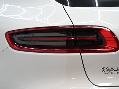 Used 2016 Porsche Macan Turbo w/ Premium Package Plus AWD/4WD image 13