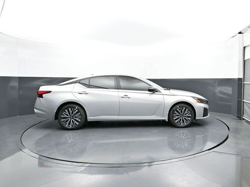 New 2026 Nissan Altima 2.5 SV AWD/4WD image 4