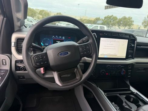 Used 2023 Ford F250 XLT w/ Black Appearance Package AWD/4WD image 5