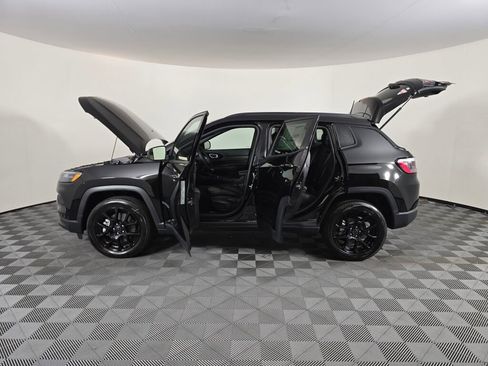 New 2026 Jeep Compass Latitude image 16