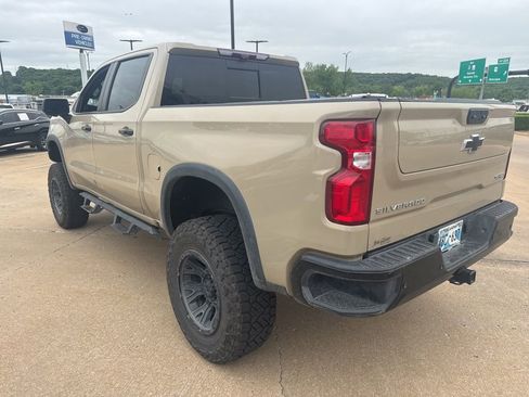 Used 2022 Chevrolet Silverado 1500 ZR2 w/ Technology Package AWD/4WD image 5