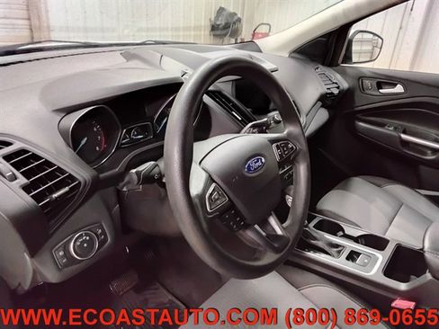 Used 2019 Ford Escape SE image 11