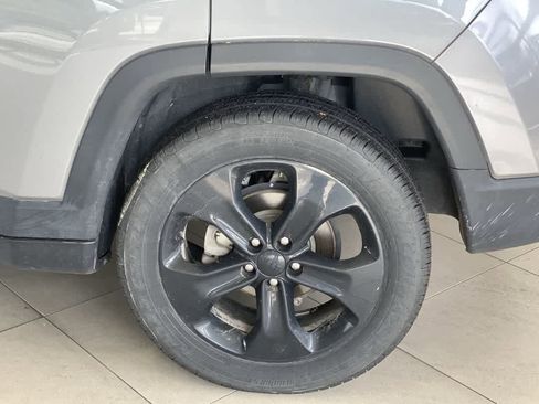 Used 2018 Jeep Compass Latitude w/ Popular Equipment Group AWD/4WD image 13