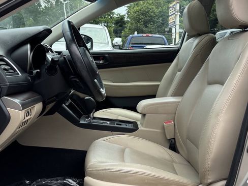 Used 2018 Subaru Outback 2.5i Limited w/ Popular Package #2 AWD/4WD image 10