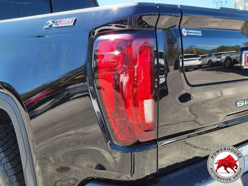 Used 2021 GMC Sierra 1500 SLT w/ SLT Premium Package image 12