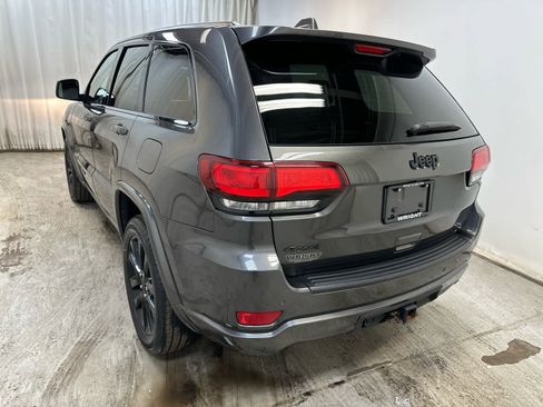 Used 2020 Jeep Grand Cherokee Altitude image 2