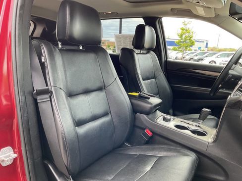 Used 2012 Jeep Grand Cherokee Laredo AWD/4WD image 37