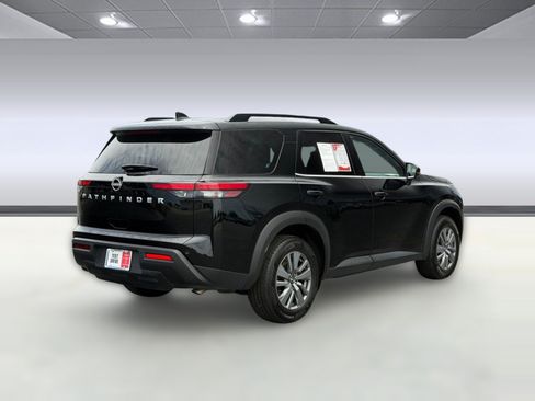 Used 2025 Nissan Pathfinder SV FWD image 13