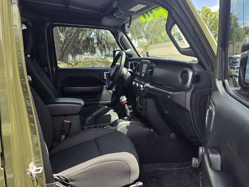 Used 2021 Jeep Wrangler Unlimited Sport AWD/4WD image 31