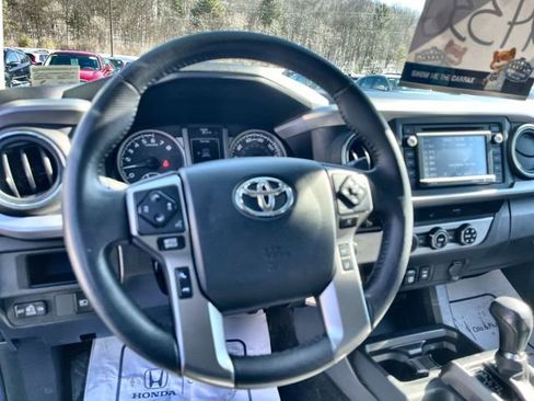Used 2018 Toyota Tacoma SR5 image 13