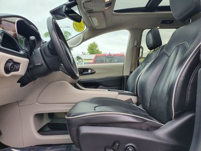 Used 2022 Chrysler Pacifica Limited