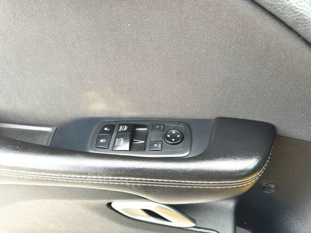 Used 2018 Dodge Challenger R/T w/ Driver Convenience Group RWD image 21