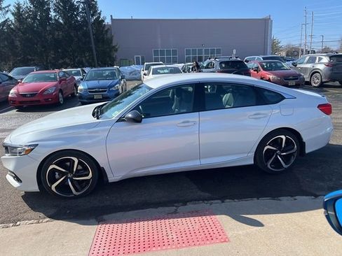 Used 2022 Honda Accord Sport image 4