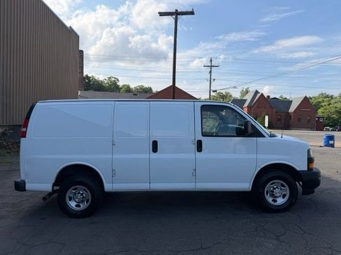 Used 2021 Chevrolet Express 2500 w/ Driver Convenience Package RWD image 4