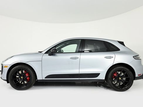 New 2026 Porsche Macan GTS image 2