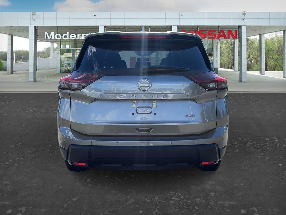Certified 2025 Nissan Rogue SV AWD/4WD image 4