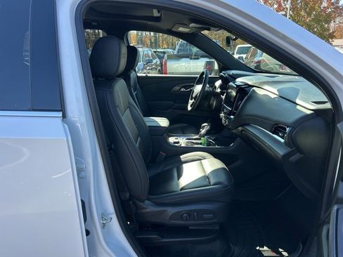 Used 2023 Chevrolet Traverse High Country image 18