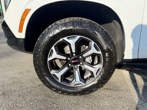 Certified 2026 GMC Yukon AT4 Ultimate AWD/4WD image 3