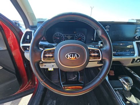 Used 2021 Kia Sorento S image 15