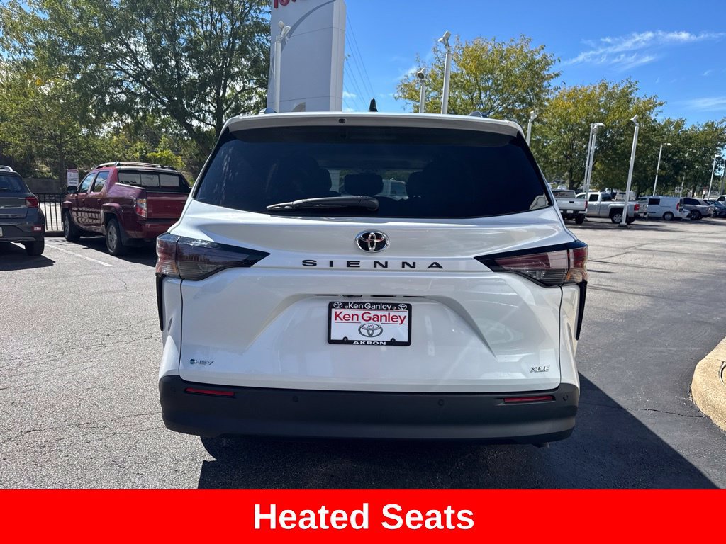 Certified 2026 Toyota Sienna XLE FWD image 7