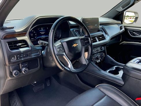 Used 2024 Chevrolet Suburban Premier RWD image 17