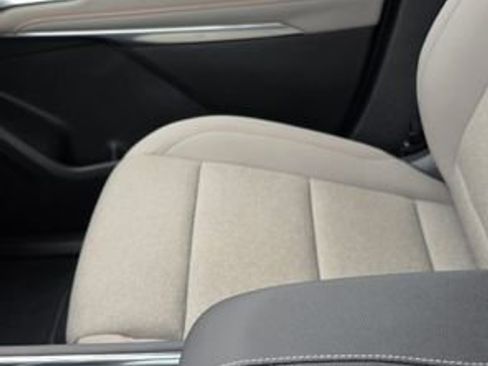 Used 2025 Chevrolet Traverse LT FWD image 25