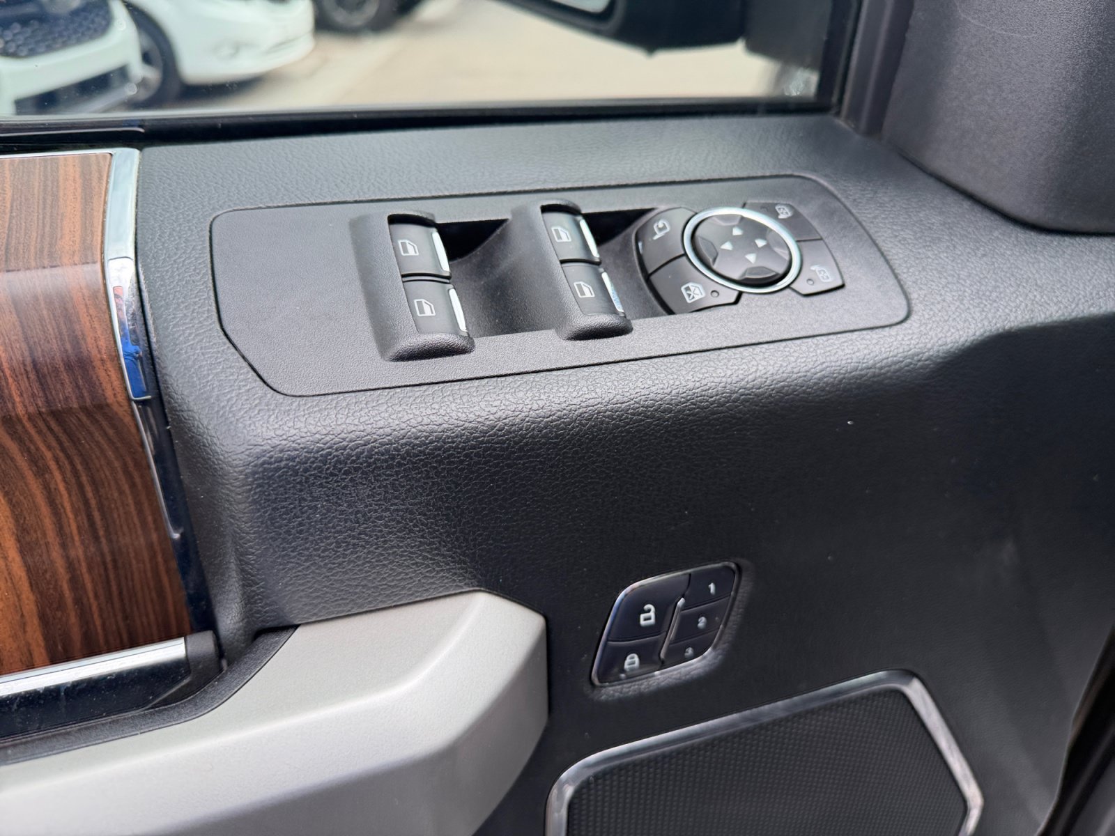 Used 2016 Ford F150 Lariat w/ Equipment Group 502A Luxury AWD/4WD image 18