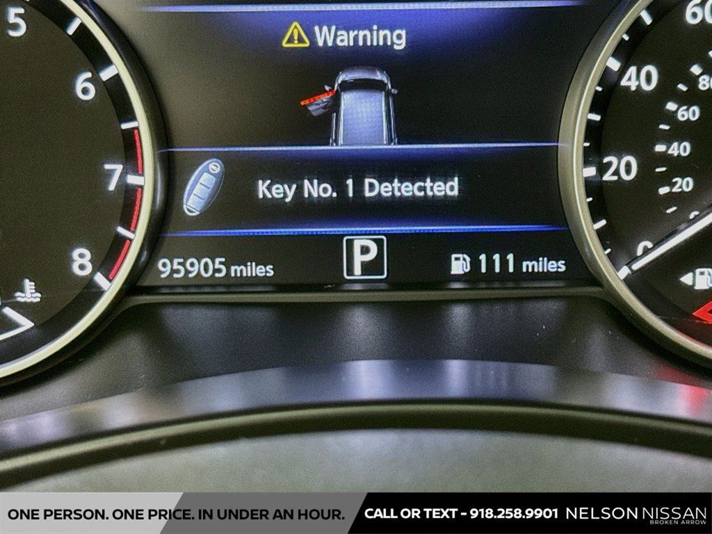 Used 2020 Nissan Murano SL w/ Moonroof Package FWD image 12