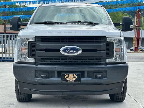 Used 2018 Ford F250 XL w/ Power Equipment Group AWD/4WD image 2