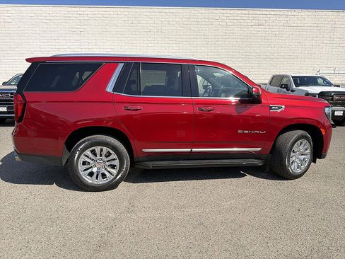 Used 2024 GMC Yukon Denali w/ Advanced Technology Package AWD/4WD image 3