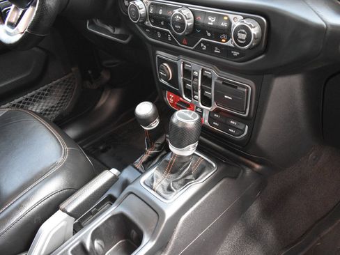 Used 2020 Jeep Gladiator Mojave AWD/4WD image 27