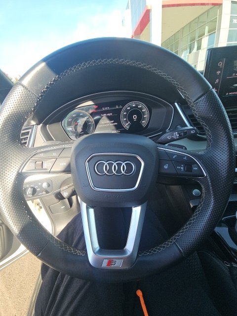 Used 2023 Audi Q5 e Prestige AWD/4WD image 3