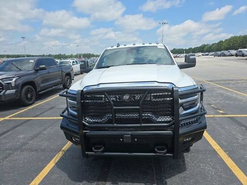 Used 2026 RAM 3500 Tradesman w/ Chrome Appearance Group AWD/4WD image 3