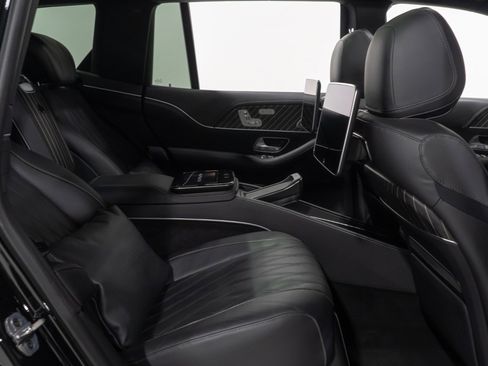 Used 2025 Mercedes-Benz Maybach GLS 600 4MATIC image 79