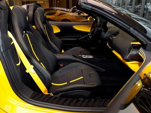 Used 2024 Ferrari SF90 Spider image 37