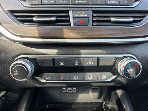 Used 2024 Nissan Altima 2.5 SV image 15