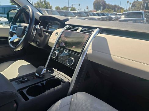 Used 2023 Land Rover Discovery S AWD/4WD image 11