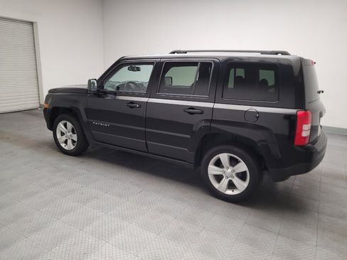Used 2017 Jeep Patriot Latitude FWD image 3