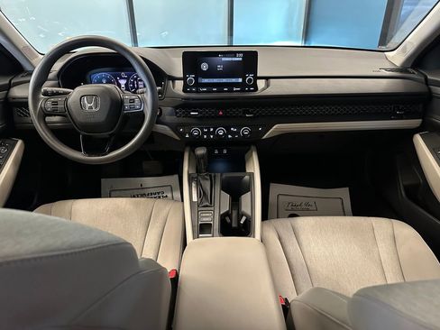 Used 2023 Honda Accord EX image 9