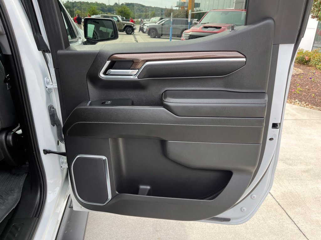 Used 2023 Chevrolet Silverado 1500 LT Trail Boss w/ Protection Package AWD/4WD image 19
