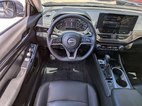 Used 2023 Nissan Altima 2.5 SL FWD image 16