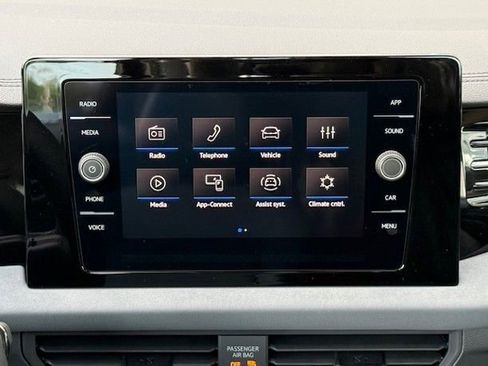 New 2026 Volkswagen Jetta SE image 21