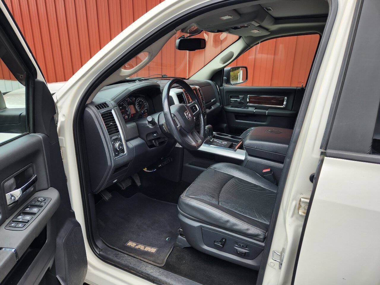 Used 2009 Dodge Ram 1500 Truck Laramie AWD/4WD image 9