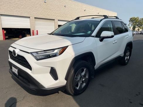 Used 2023 Toyota RAV4 XLE w/ Convenience Package FWD image 4